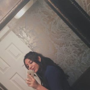 Meet your Posher, Iris camila